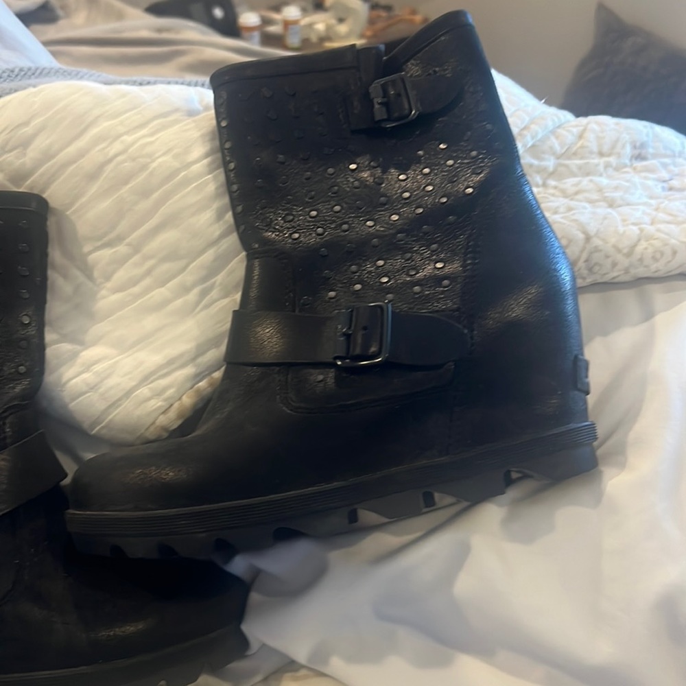 Sorel ladies wedges
